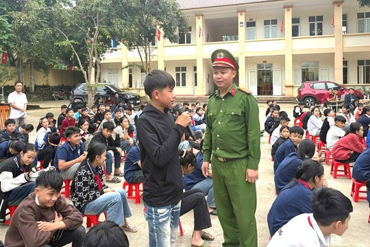 Tuyên truyền pháp luật: Hành trang an toàn cho học sinh