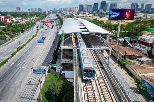 Bất động sản quanh metro tăng giá mạnh