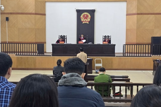 Dùng chiêu mở đại lý pháo hoa, chiếm đoạt 700 triệu đồng