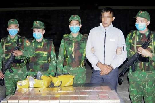 Triệt phá đường dây ma túy khủng, thu giữ 30 bánh heroin