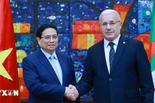 Thủ tướng hội kiến Chủ tịch Hạ viện Algeria, củng cố quan hệ Đối tác Chiến lược