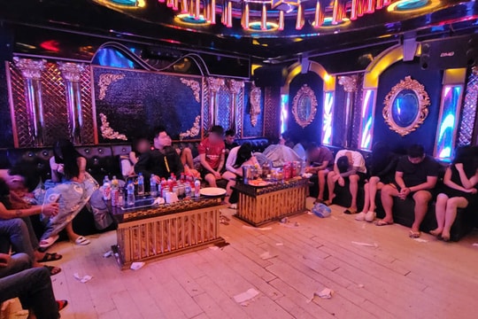 Triệt phá tụ điểm “bay lắc” ở 3 quán karaoke, thu giữ nhiều súng đạn