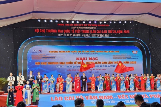 Khai mạc Hội chợ Thương mại Quốc tế Việt - Trung (Lào Cai) lần thứ 25 năm 2025: Nhiều cơ hội quảng bá, giao lưu gắn kết sản phẩm hai nước