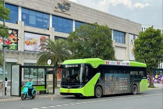 Đến năm 2030, 100% xe công cộng tại Hà Nội và TP. HCM sử dụng năng lượng xanh