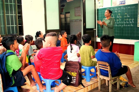Lớp học nhỏ và hành trình hơn 20 năm gieo chữ của cô giáo Trần Thị Mươn