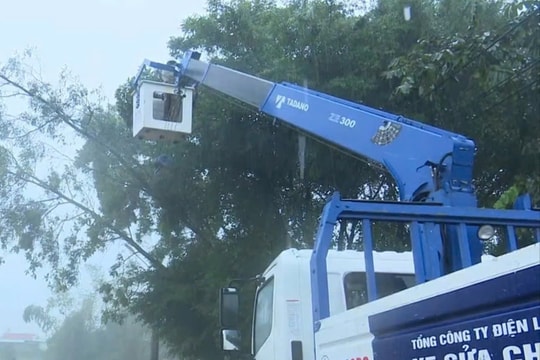 EVNCPC khôi phục điện cho hơn 664.000 khách hàng vùng lũ
