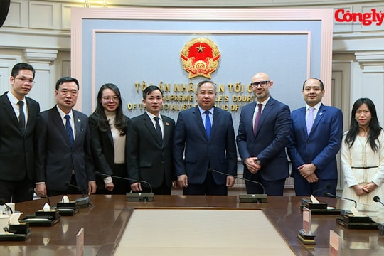 Phó Chánh án TANDTC Phạm Quốc Hưng tiếp Tổng Thư ký Tòa Trọng tài thường trực (PCA)