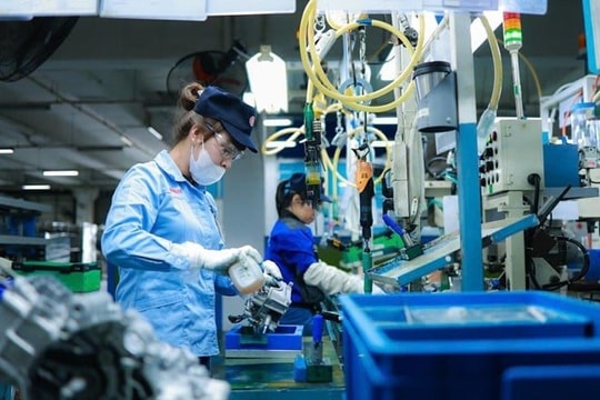 Hà Nội: Yêu cầu bảo đảm lương, thưởng Tết cho người lao động