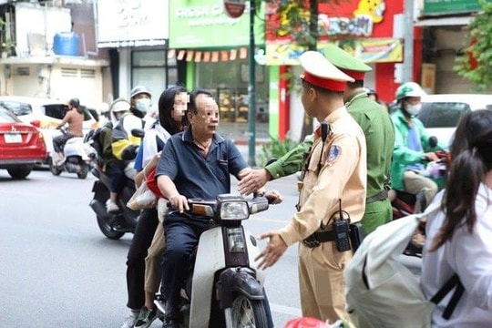 Hà Nội: Xử lý 332 học sinh, phụ huynh vi phạm giao thông