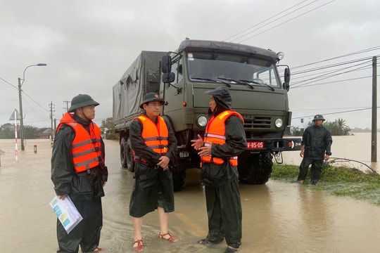 Tham mưu trưởng Quân khu 5 chỉ đạo công tác cứu hộ tại Đắk Lắk
