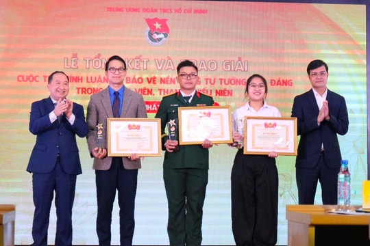Trao giải Cuộc thi chính luận bảo vệ nền tảng tư tưởng của Đảng trong thanh niên