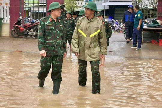 Thượng tướng Trương Thiên Tô thăm, tặng quà, động viên cán bộ, chiến sĩ Lữ đoàn 368