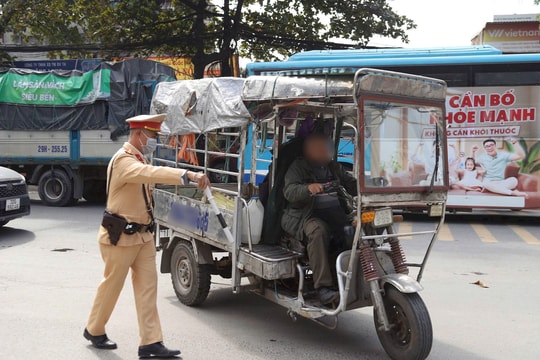 Hà Nội quyết liệt xử lý xe ba bánh tự chế, xe chở hàng cồng kềnh