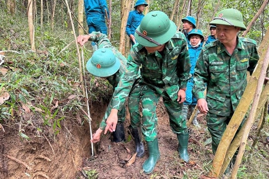 Công bố tình trạng khẩn cấp thiên tai ở các điểm sạt lở nguy hiểm