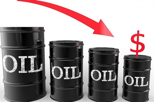 Giá xăng dầu ngày 27/12: Tiếp tục giảm phiên cuối tuần