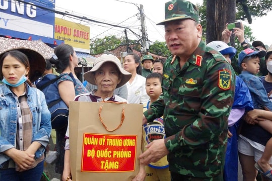 Quân đội sát cánh cùng người dân Khánh Hòa
