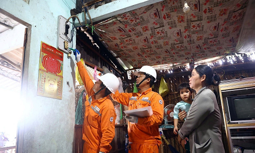 Hiểm họa khôn lường từ điện sau công tơ, cảnh báo không thể chủ quan