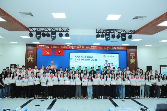 Hơn 6.000 suất học bổng được trao cho học sinh, sinh viên