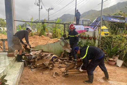 Công an TP.HCM chi viện tỉnh Đắk Lắk khắc phục hậu quả mưa lũ