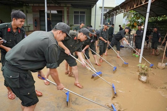 Thủ tướng chỉ đạo khẩn trương khắc phục hậu quả mưa lũ lịch sử tại Nam Trung Bộ