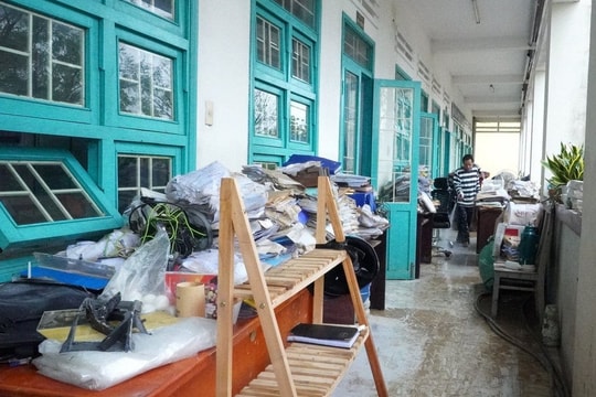 Bộ GD&ĐT sẽ cấp phát sách giáo khoa miễn phí cho học sinh vùng lũ