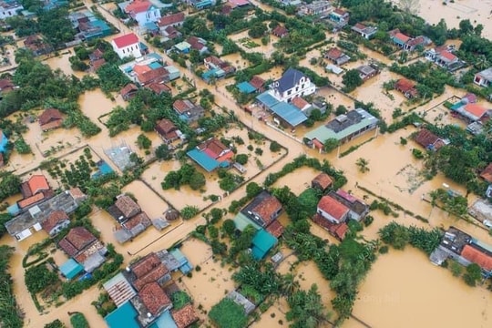 Khẩn trương chi trả bảo hiểm cho người dân, doanh nghiệp chịu ảnh hưởng bởi lũ lụt