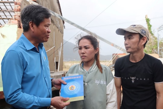 Tổng Liên đoàn hỗ trợ công nhân vùng lũ