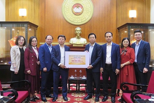 Gần 2.100 tỷ đồng đăng ký ủng hộ đồng bào vùng lũ