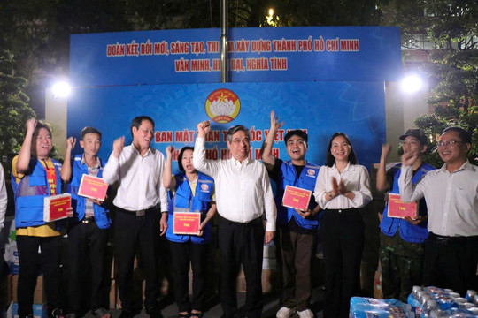 TP.HCM hỗ trợ 10 tỷ đồng và 500 tấn hàng cho Đắk Lắk