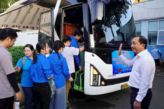 Y bác sĩ TP.HCM lên đường hỗ trợ vùng bão lũ