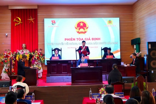 Sinh viên vào vai tại phiên tòa giả định về phòng, chống mua bán người