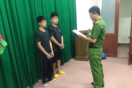 Khởi tố 2 đối tượng trong vụ án mạng tại quán karaoke