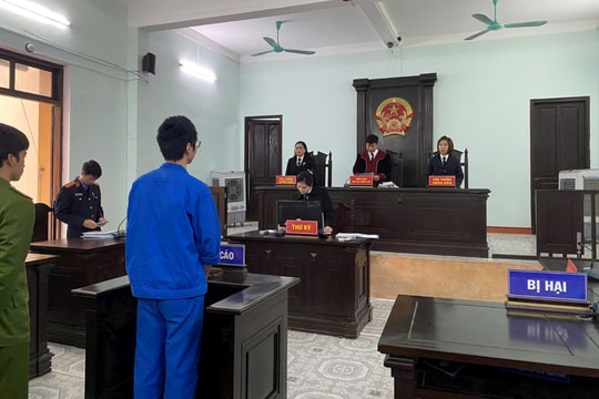 9 tháng tù cho con bạc online
