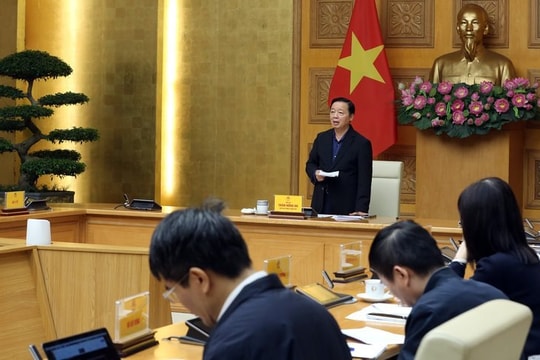 Phó Thủ tướng Trần Hồng Hà chỉ đạo ứng phó bão số 15 và khắc phục hậu quả mưa lũ tại miền Trung