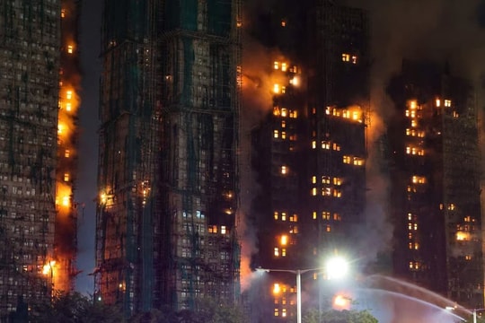 Ít nhất 75 người chết, 250 người mất tích vụ cháy kinh hoàng tại Hong Kong