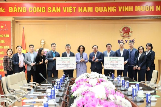 Bộ Y tế tiếp nhận 20 tấn hóa chất khử khuẩn hỗ trợ các tỉnh miền Trung và Tây Nguyên