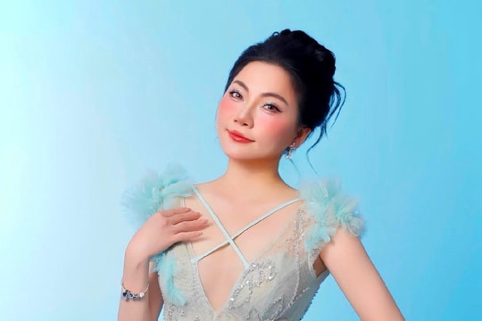 ‏Đại úy - Ca sĩ Trần Thu Hường đánh dấu sự trở lại mạnh mẽ với đêm nhạc “Mùa của yêu thương”‏
