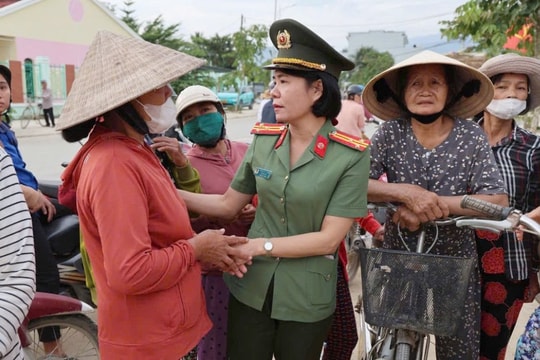 Công an tỉnh Thanh Hóa hướng về đồng bào miền Trung