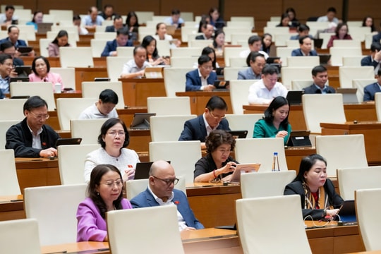 Tuần làm việc thứ 7, Quốc hội tiếp tục thảo luận nhiều dự án luật và quyết sách lớn