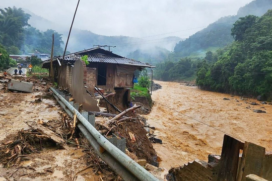 Mưa dồn dập cao nguyên – duyên hải, biển động mạnh trong 48 giờ tới