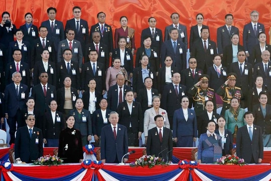 Kỷ niệm trọng thể 50 năm Quốc khánh nước Cộng hòa Dân chủ Nhân dân Lào