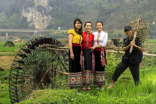 Kích cầu du lịch cộng đồng từ bảo tồn, phát triển làng nghề
