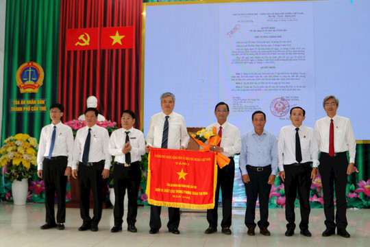 TAND TP Cần Thơ vinh dự đón nhận Cờ thi đua Chính phủ
