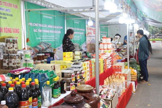 Hội chợ trái cây, nông sản an toàn 2025 sẵn sàng đón khách tham quan