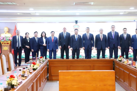 Đoàn Tòa án tối cao Azerbaijan thăm và làm việc với TAND TP. Hà Nội