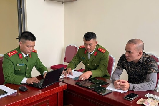 Công nhân trộm 11 điện thoại của đồng nghiệp ra đầu thú