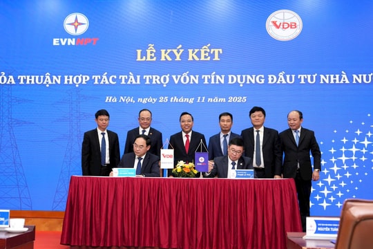 VDB ký thỏa thuận hợp tác tài trợ vốn tín dụng đầu tư của Nhà nước với EVNNPT