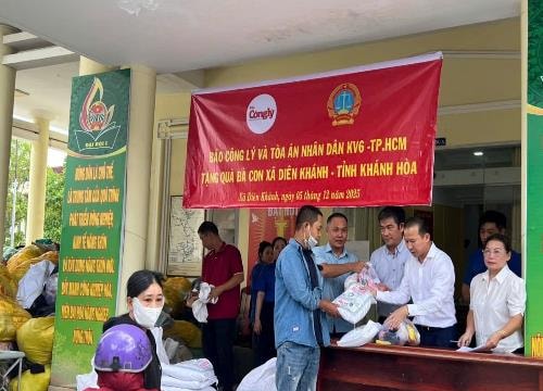 Hành trình “Công lý và Trái tim” mang yêu thương đến đồng bào vùng lũ Khánh Hòa