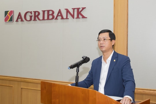 Agribank tăng tốc hỗ trợ hộ kinh doanh chuyển đổi số