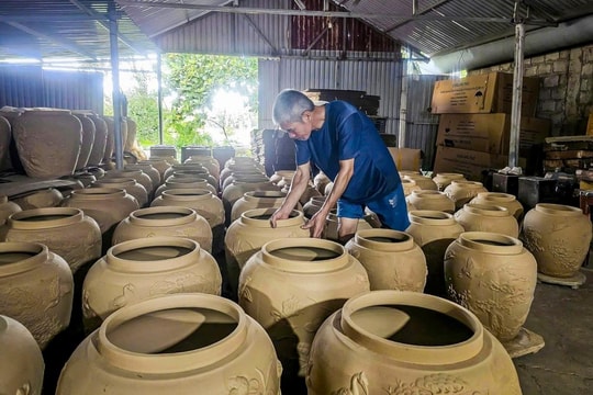 Làng gốm hơn 500 tuổi bên dòng sông Đáy